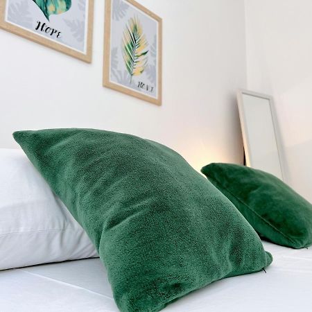 Rab City Apartment Greeny Раб Экстерьер фото