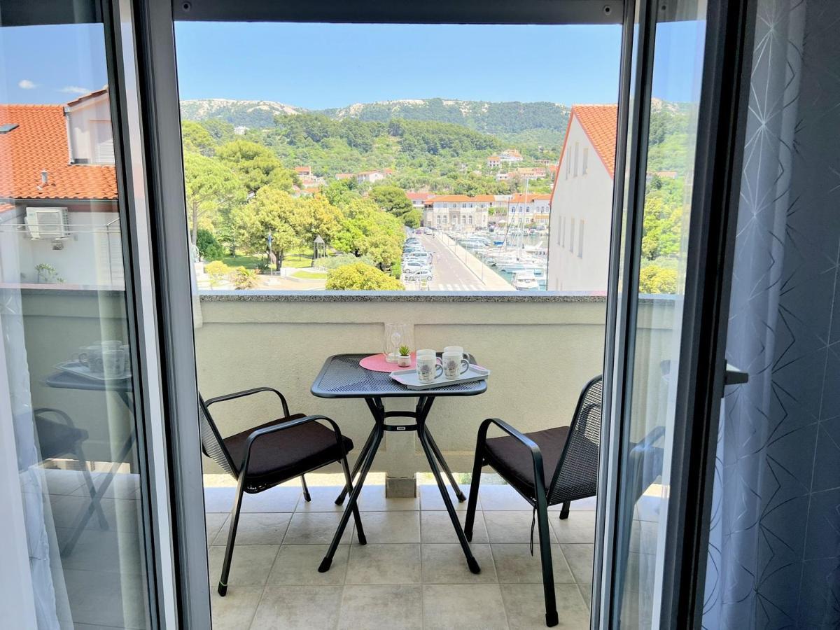 Rab City Apartment Greeny Раб Экстерьер фото
