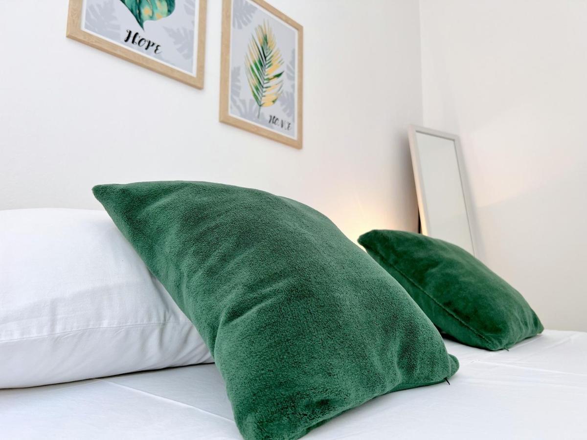 Rab City Apartment Greeny Раб Экстерьер фото